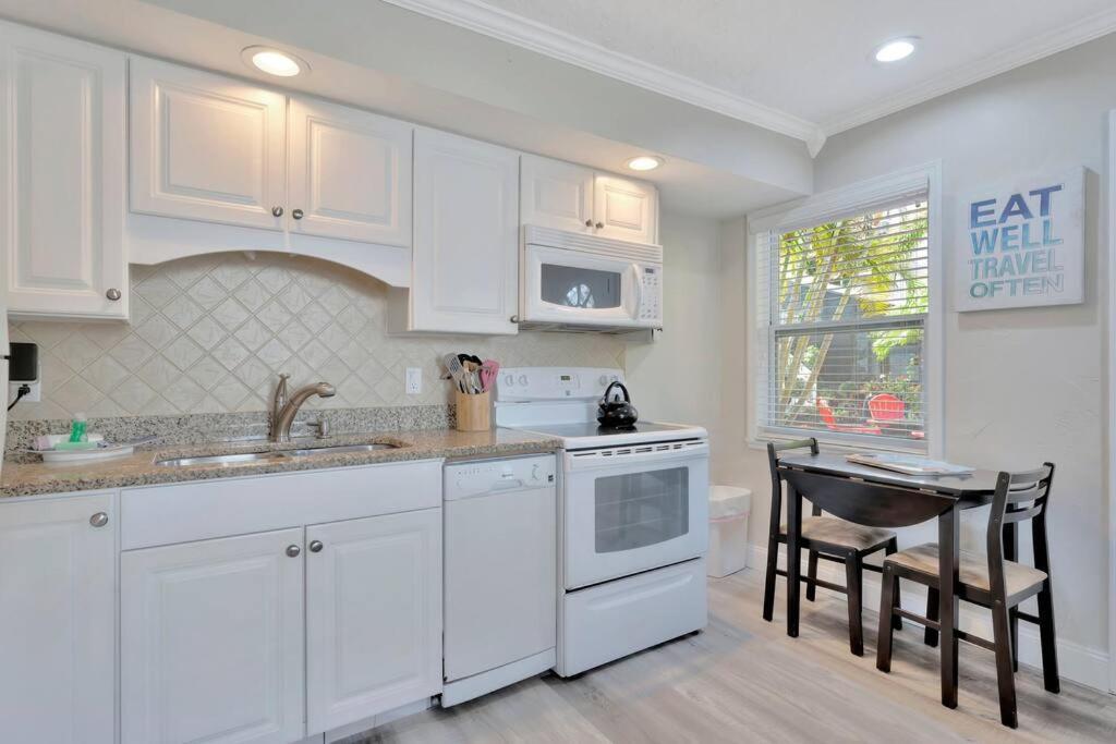 Sea Gem One Bed One Bath Charmer Steps To